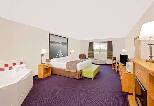 Suite - Super 8 Hotel St James