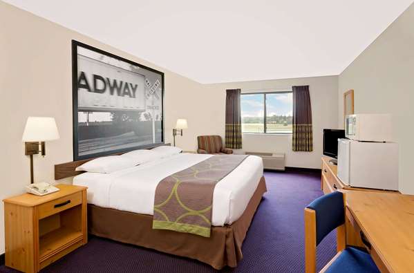  - Super 8 Hotel St James