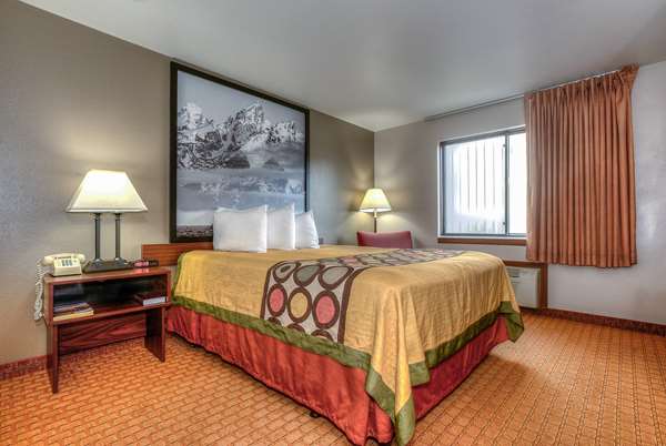  - Super 8 Hotel Jackson