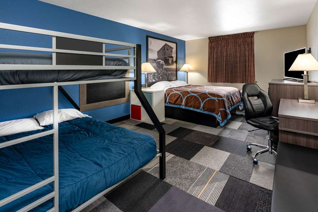 SUPER 8 BY WYNDHAM SPOKANE VALLEY-guestroom-Guest Room,Suite,On-Site.jpg