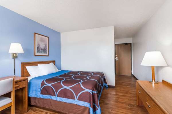  - Super 8 Hotel Norwich