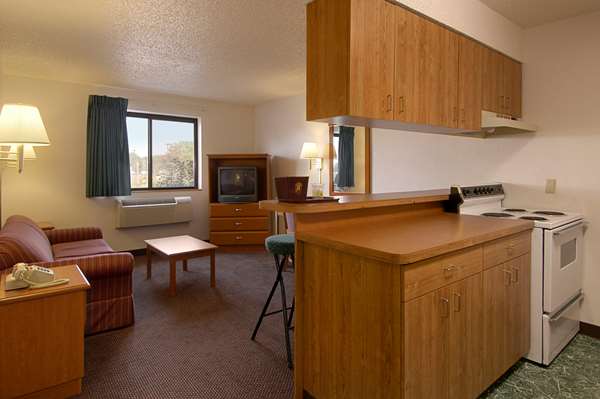 Suite - Super 8 Hotel Pulaski