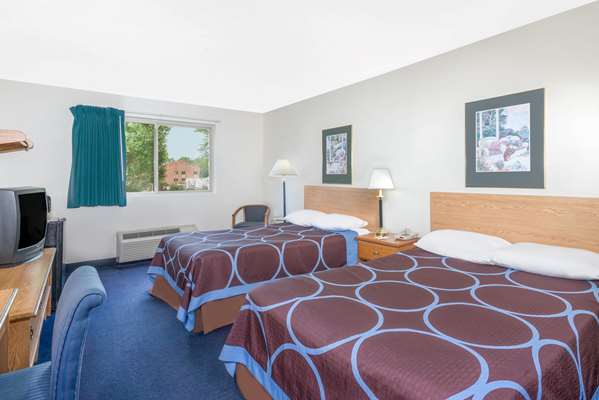  - Super 8 Hotel Kingston - I-87, Exit 19
