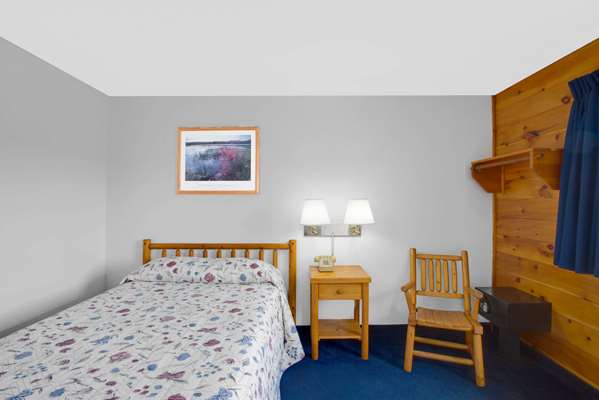  - Super 8 Motel Lake George