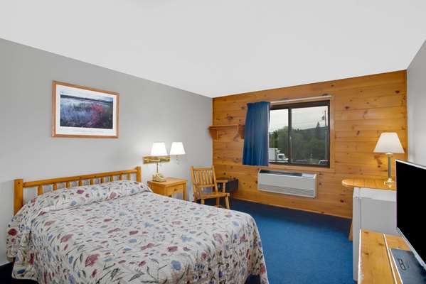  - Super 8 Motel Lake George