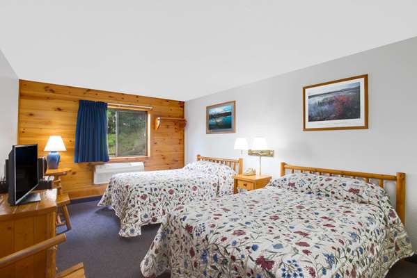  - Super 8 Motel Lake George