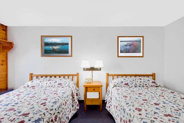  - Super 8 Motel Lake George