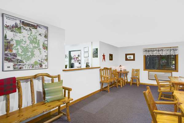  - Super 8 Motel Lake George