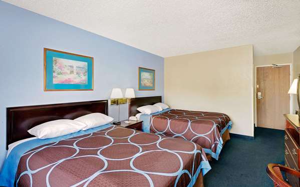  - Super 8 Hotel Newburgh - I-87, Exit 17