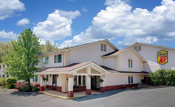 Exterior view - Super 8 Hotel Newburgh - I-87, Exit 17