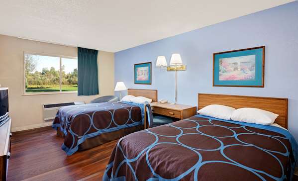  - Super 8 Hotel Newburgh - I-87, Exit 17