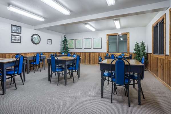  - Super 8 Motel Park Rapids