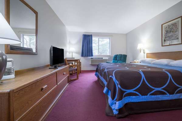  - Super 8 Motel Park Rapids
