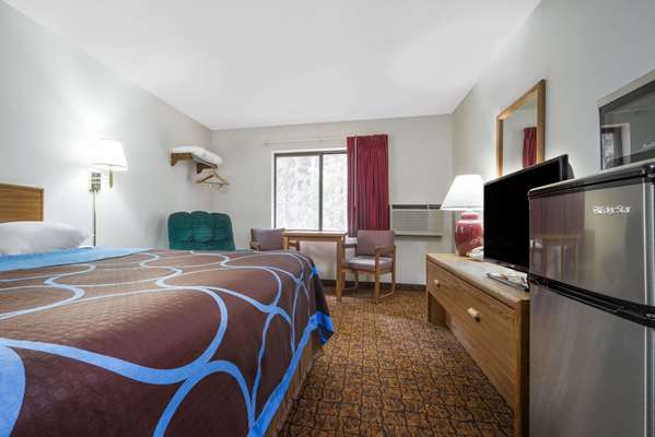  - Super 8 Motel Park Rapids