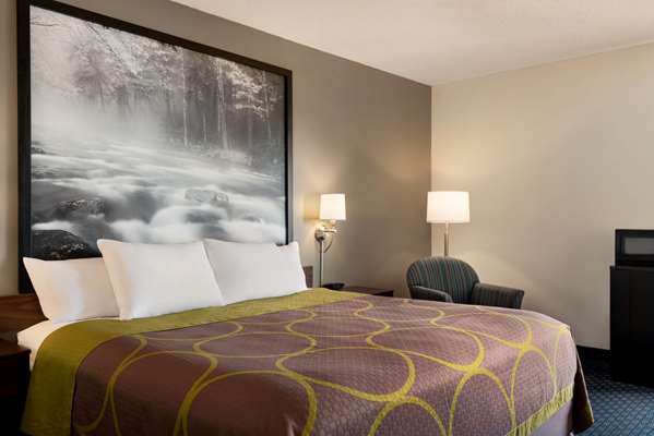  - Super 8 Hotel 7th North Street Liverpool - I-81, Exit 25