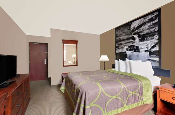  - Super 8 Hotel Ithaca