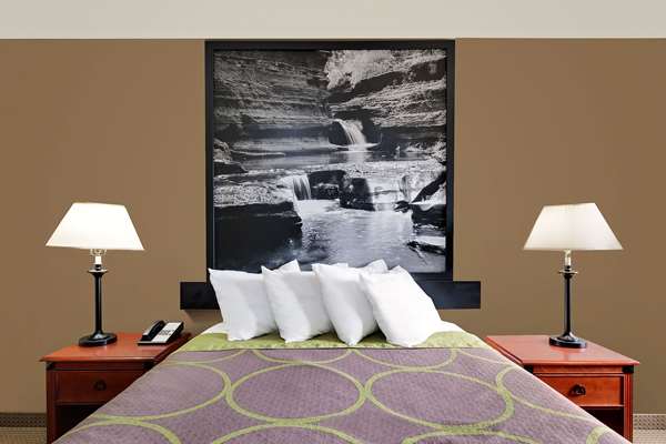  - Super 8 Hotel Ithaca