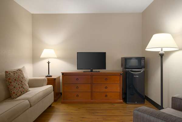 Suite - Super 8 Hotel Ithaca