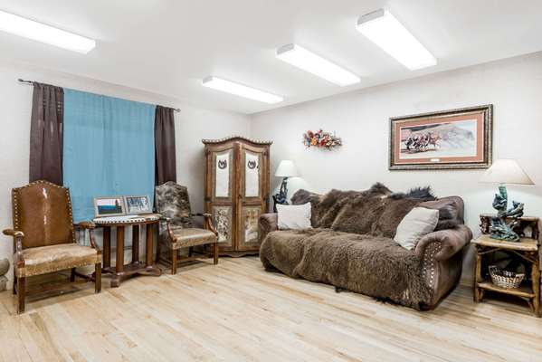  - Super 8 Hotel Powell