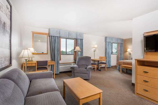  - Super 8 Hotel Monroe