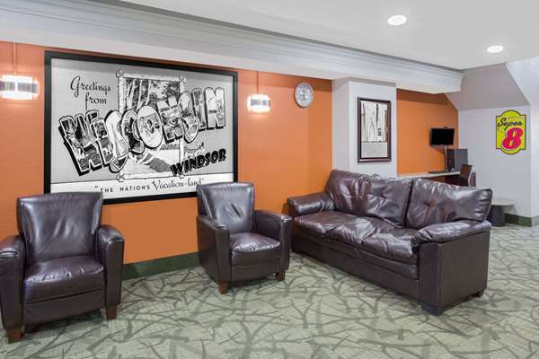  - Super 8 Hotel Windsor - I-39, I-90 & I-94, Exit 131