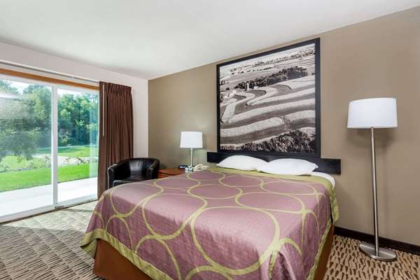  - Super 8 Hotel Platteville