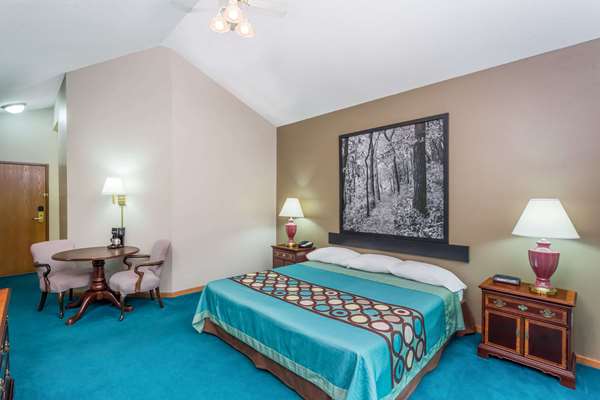 Suite - Super 8 Hotel Platteville