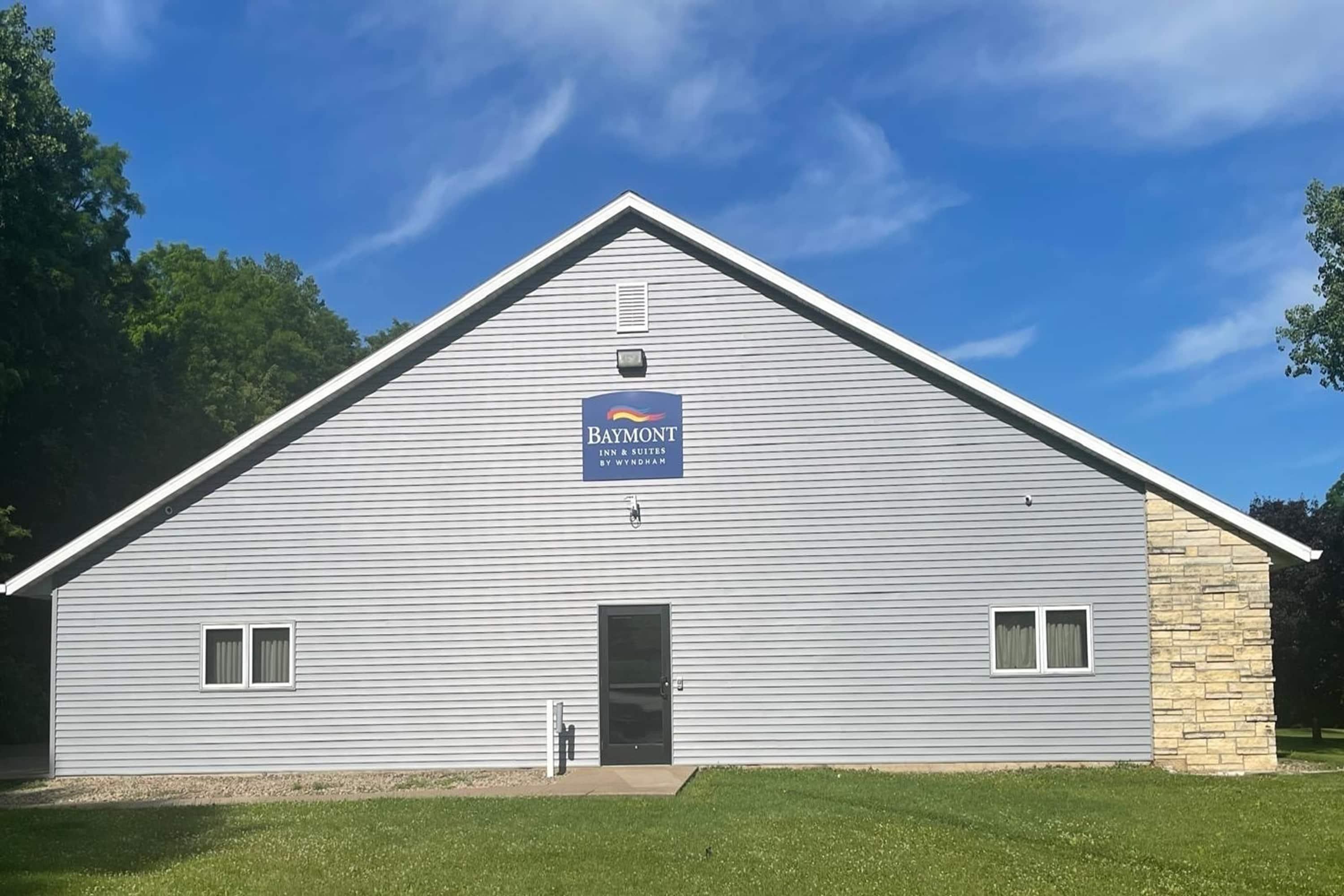 Exterior | Super 8 by Wyndham Platteville