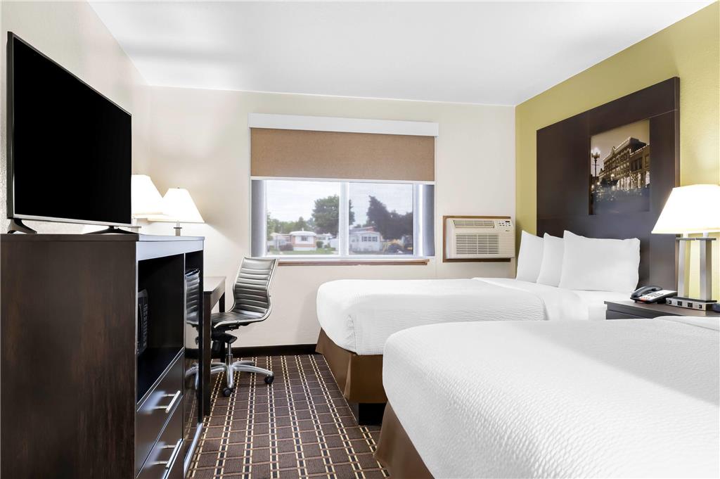 SUPER 8 BY WYNDHAM LA CROSSE-guestroom-Guest Room,On-Site,Double Room.jpg