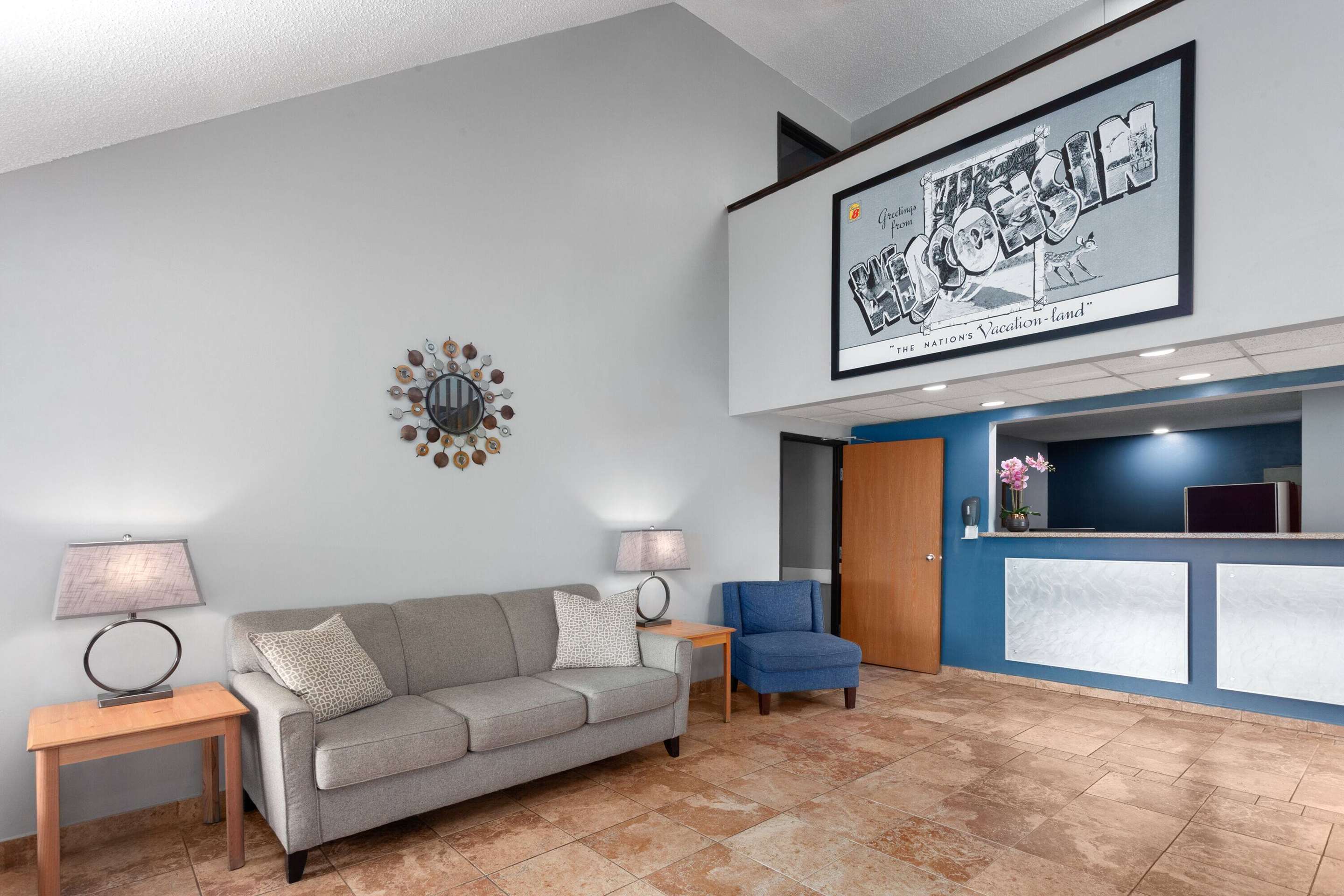 Lobby | Super 8 by Wyndham Sun Prairie/Madison E