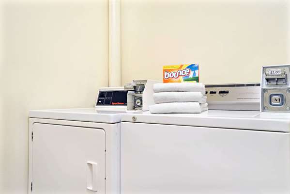  - Super 8 Motel Hudson - I-94, Exit 2