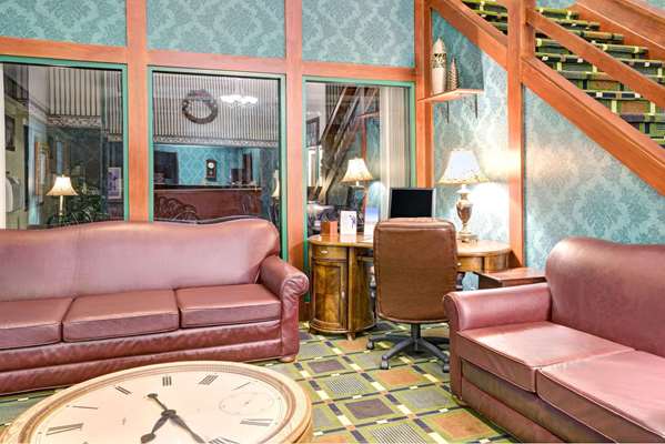  - Super 8 Motel Hudson - I-94, Exit 2