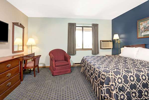  - Super 8 Motel Hudson - I-94, Exit 2