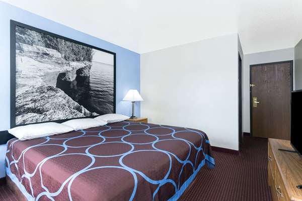  - Super 8 Hotel Wisconsin Dells - I-90 & I-94, Exit 87