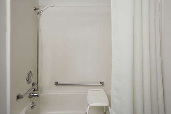  - Super 8 Hotel Airport Oshkosh - I-41, Exit 116