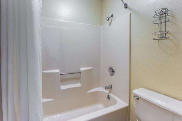  - Super 8 Hotel Hartford