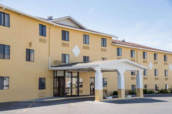 Exterior view - Super 8 Hotel Great Falls Downtown