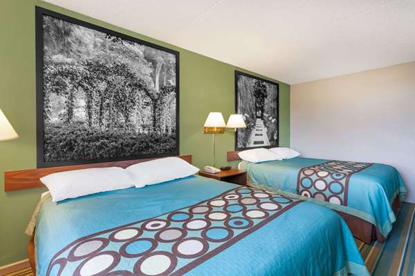  - Super 8 Hotel Hershey Area Harrisburg - I-283, Exit 2