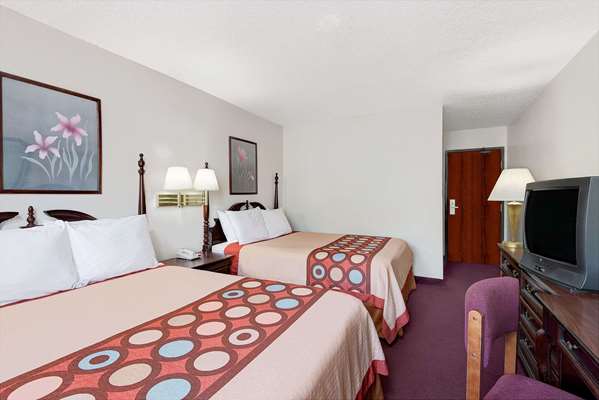  - Super 8 Hotel Waynesburg - I-79, Exit 14