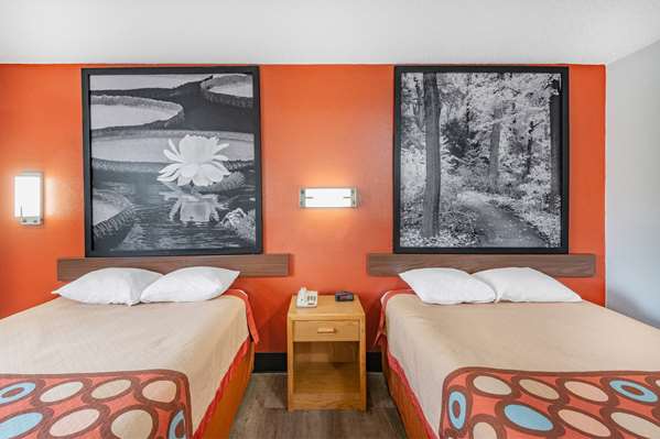  - Super 8 Hotel Waynesburg - I-79, Exit 14