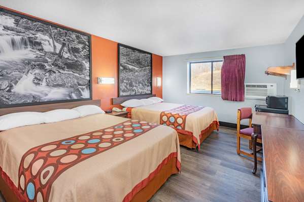  - Super 8 Hotel Waynesburg - I-79, Exit 14