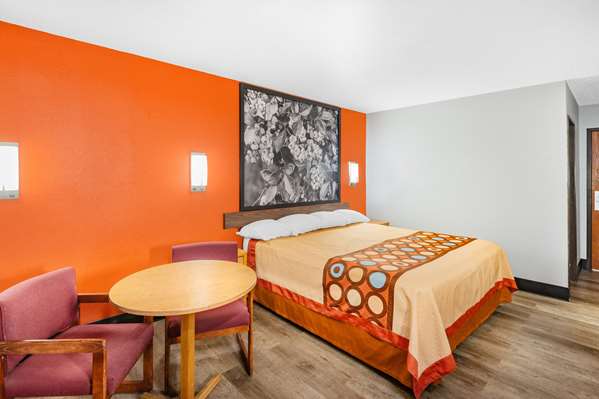  - Super 8 Hotel Waynesburg - I-79, Exit 14