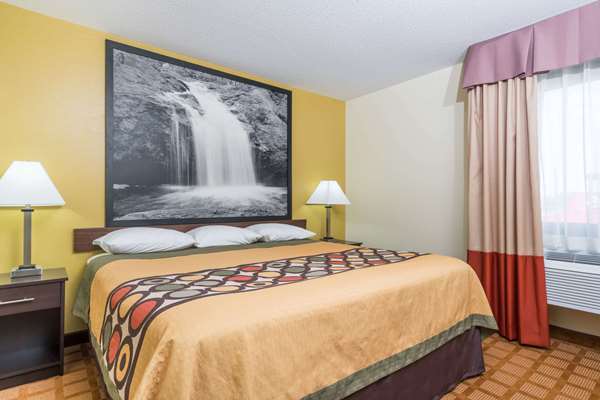 Suite - Super 8 Hotel Rice Lake