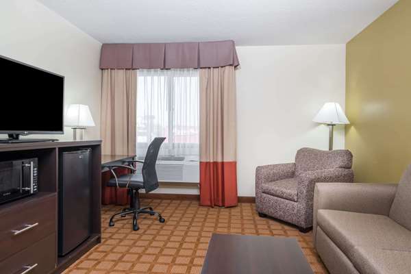 Suite - Super 8 Hotel Rice Lake