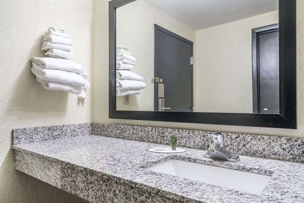  - Super 8 Hotel Rice Lake