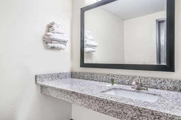  - Super 8 Hotel Rice Lake