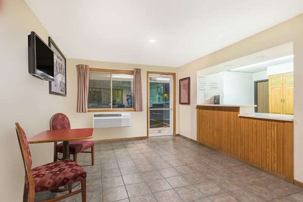  - Super 8 Motel Burnham