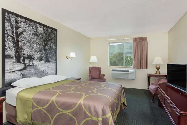  - Super 8 Motel Burnham