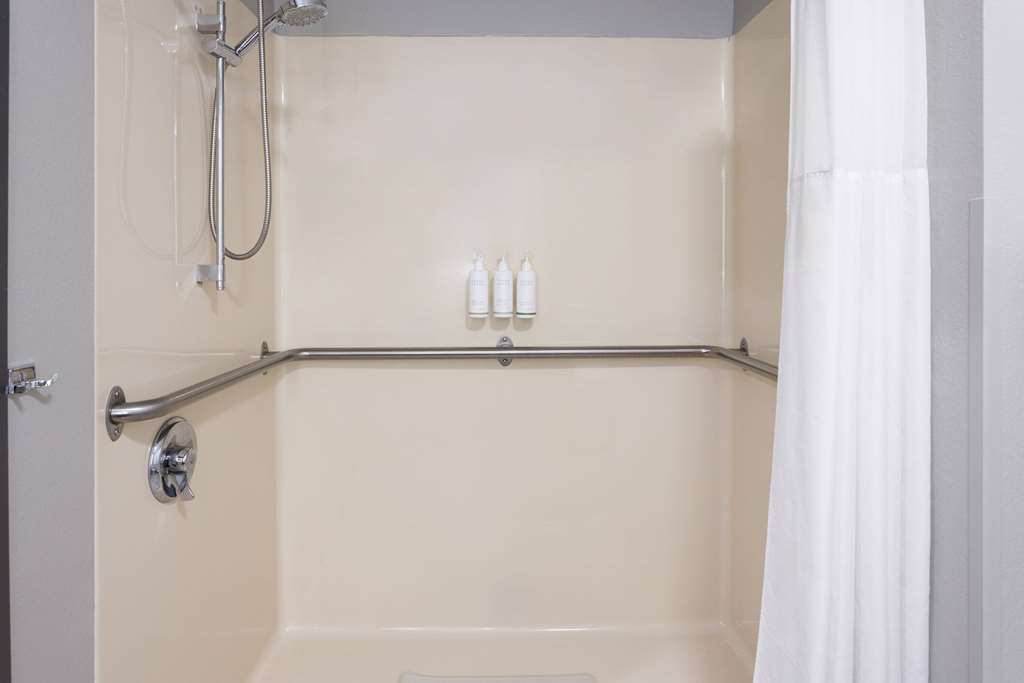SUPER 8 BY WYNDHAM BURNHAM/LEWISTOW-guestroom-Guest Room,Bathroom,Shower,Accessibility,On-Site.jpg