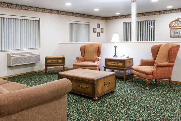  - Super 8 Hotel New Stanton - I-70, Exit 57